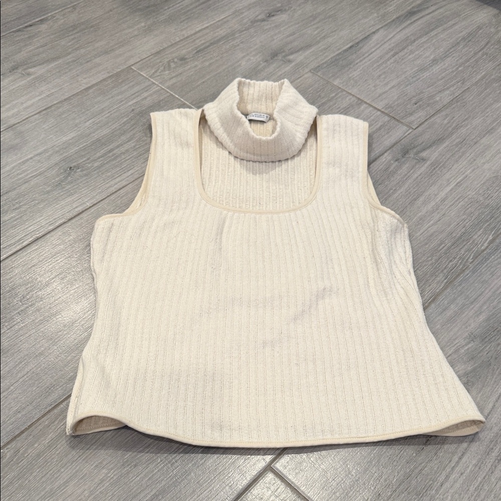 Women’s Assorted Clothes - Picture 3 of 5